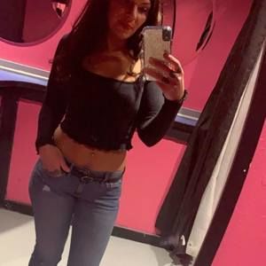 Meet your Posher, Chanel